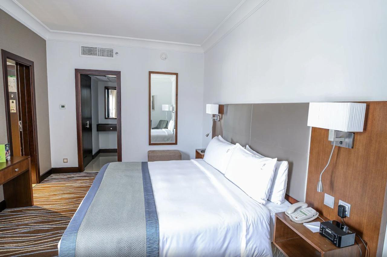 Copthorne Downtown By Millennium Hotel Abu Dzabi Kültér fotó